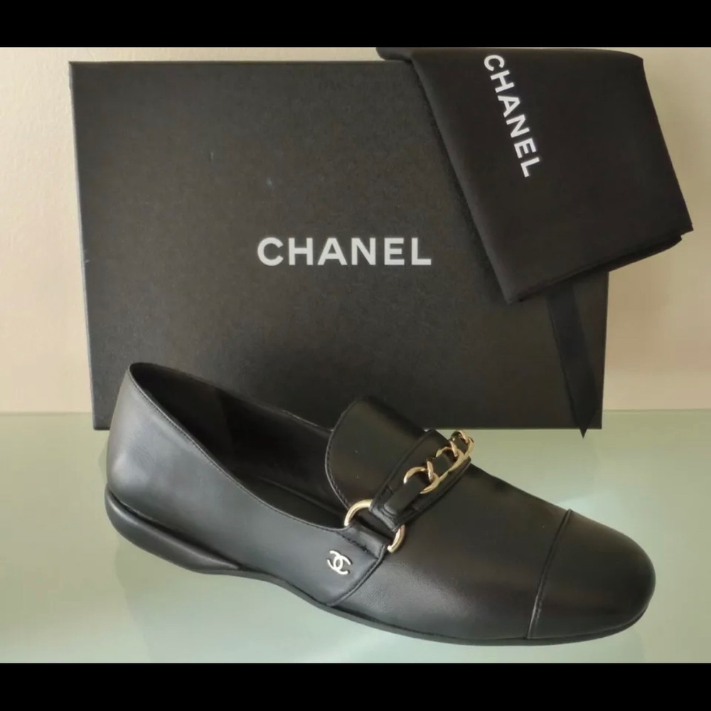 NIB Auth CHANEL logo Loafers dress SHOES w/dust bag sz 37 Italy